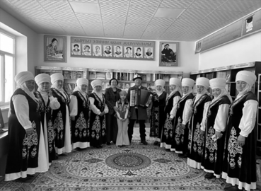 Нарын облусунун Кызыл-Туу айылдык аймагы: “Шайыр апалар” аялдар ансамбли айылдын социалдык ыргагын өзгөртүүдө